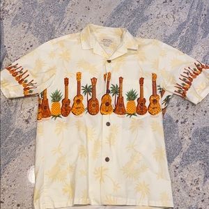 Men’s authentic Hawaiian t-shirt